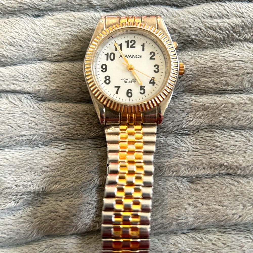 Advance Men Dual Tone Fluted Bezel Japan Movt Analog Quartz Watch